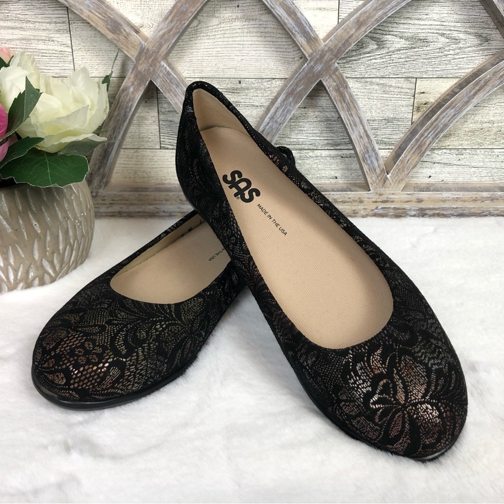 SAS Scenic slip on ballet flat metallic floral pattern woman’s size 5M leather
